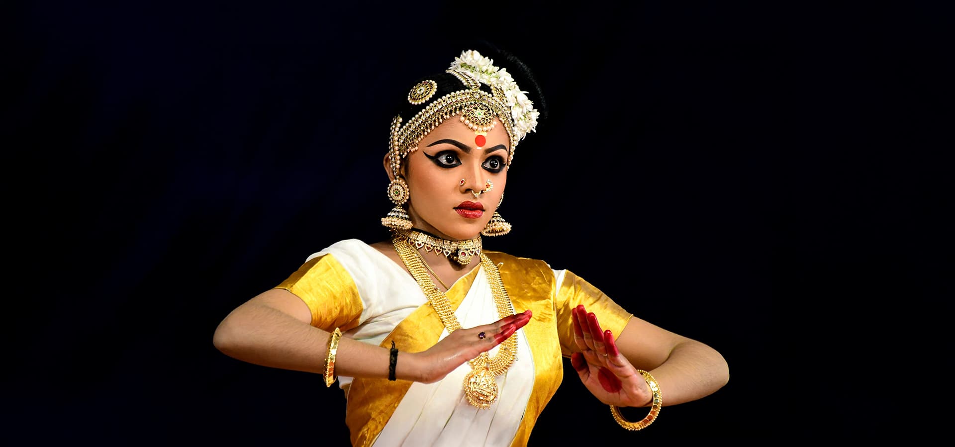 Mohiniyattam Dance Class